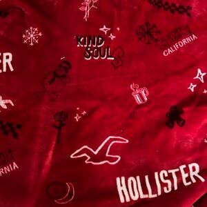 Hollister NWT cozy red fleece blanket